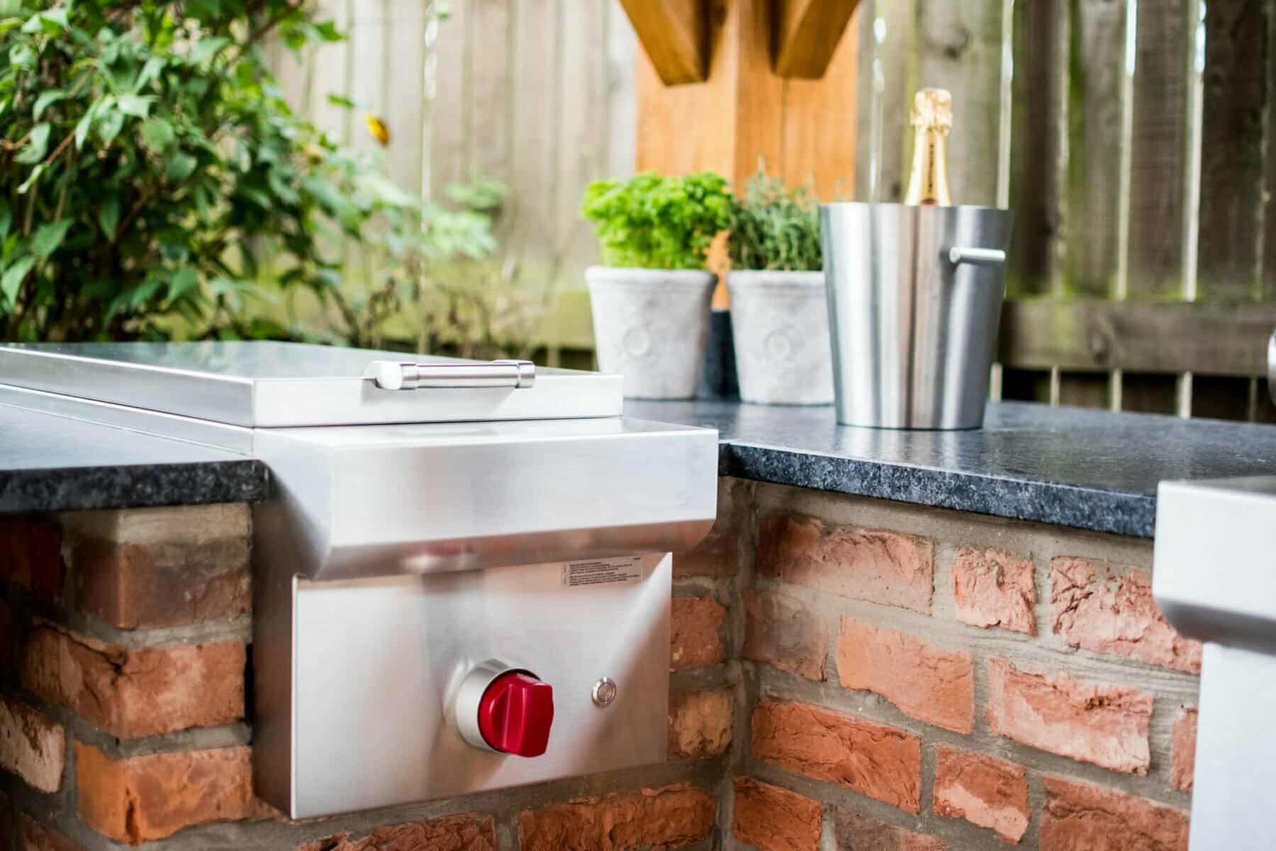 SubZero & Wolf 76cm Outdoor Grill London Essex Group