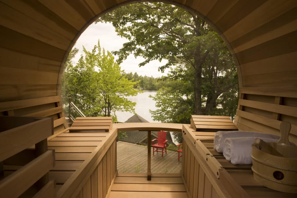 Panoramic Cedar Barrel Saunas for Ultimate Comfort